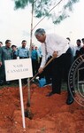 Program Penanaman Pokok di sekitar pintu masuk kampus UUM