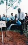 Program Penanaman Pokok di sekitar pintu masuk kampus UUM