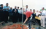 Program Penanaman Pokok di sekitar pintu masuk kampus UUM