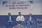 Bersama Sekolah Bahasa dan Pemikiran Saintifik UUM